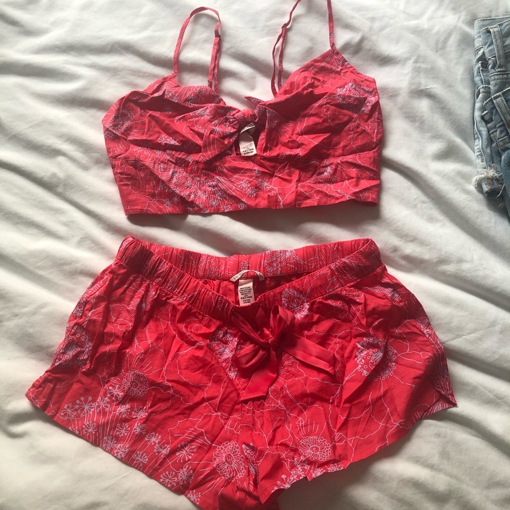 NWOT Victoria’s Secret Set